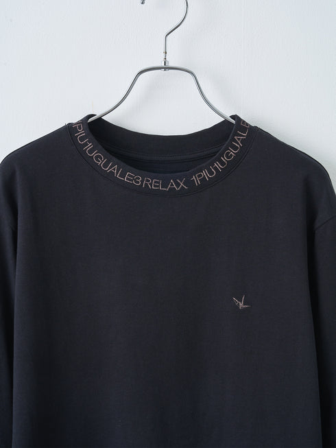 【1PIU1UGUALE3】グロッシー刺繍ネックロゴロングTシャツ