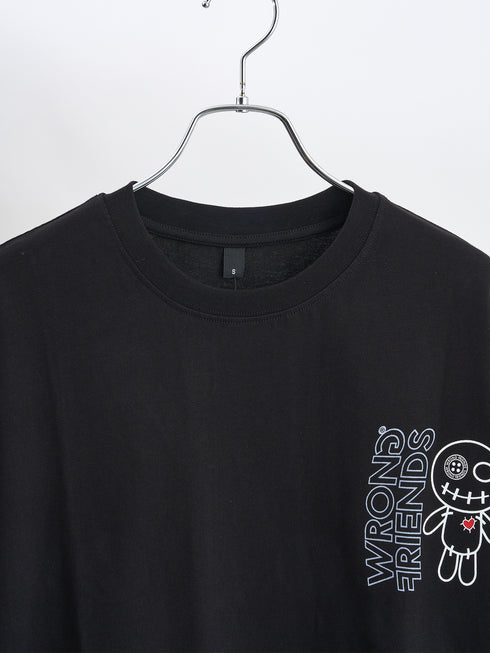 【WRONG FRIENDS】 VooDooキャラ&ロゴ プリント TEE