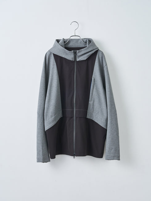 【TRANSITION】ポンチ×ストレッチナイロン切り替えフーデッドブルゾン